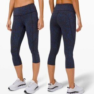 Lululemon Fast‎ and Free Crop II 19" *Non-Reflective Camo Larkspur size 4